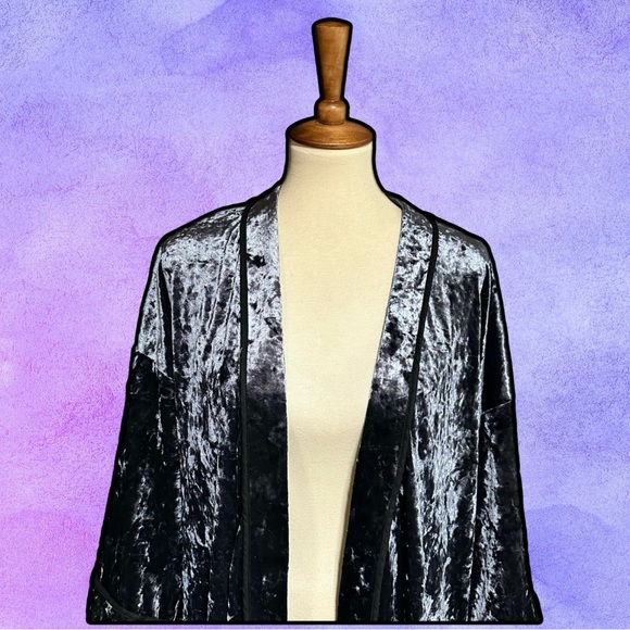 🌈 Cute Velvet Kimono Cardigan - Picture 2 of 4